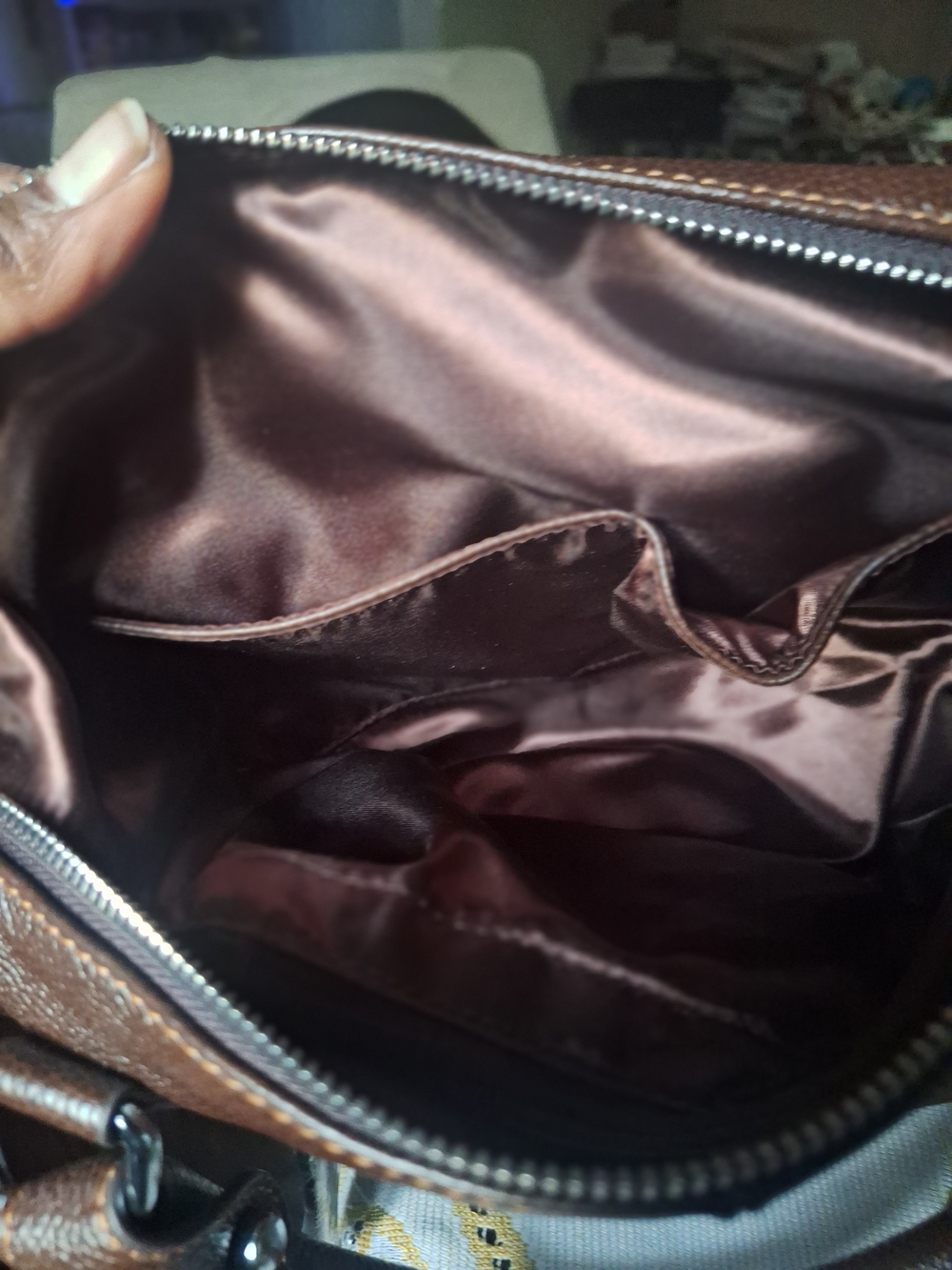 Heshe Genuine Leather Brown Unisex Handbag With Top Straps Also Detachable Strap - Picture 15 of 16
